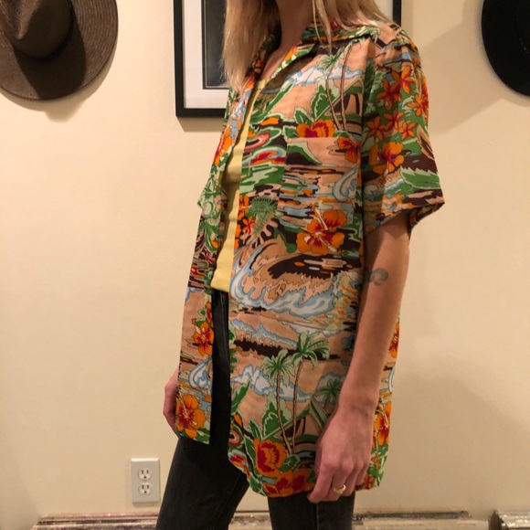 🌺 Vintage psychedelic Hawaiian button up shirt 🌺 - Picture 3 of 5